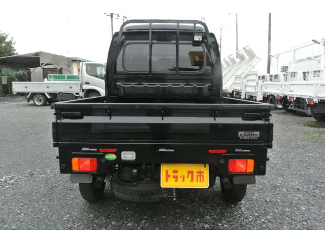 年間車検台数3,500台の自社指定整備工場にて車両を隅々まで点検整備!お客さまに安心・安全をお届けいたします!