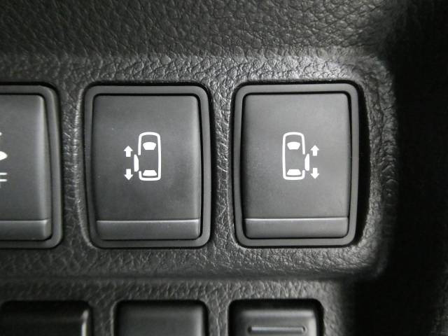 �y�N���[�Y�R���g���[���z�������H�����N���N���s�B�A�N�Z���𗣂��Ă���葬�x�ő��s���ł��A�������^�]���̕��S���y��!�����E�������ȒP�ȃX�C�b�`����Œ����ł��܂��B