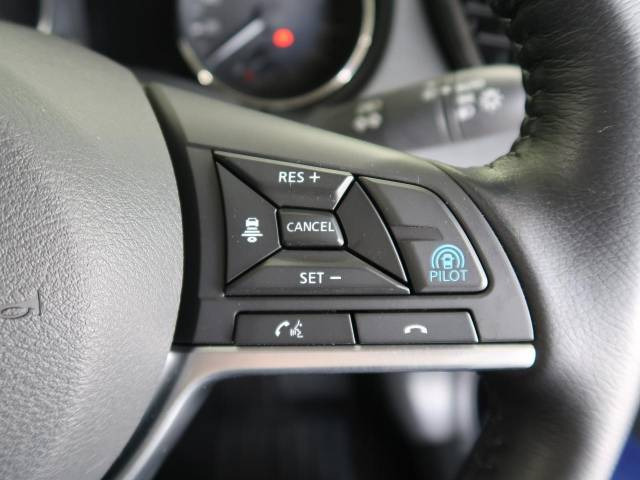 �y�A���E���h�r���[���j�^�[�z��p�̃J�����ɂ��A�ォ�猩���낵���悤�Ȏ��_��360�x�N���}�̎��͂��m�F���邱�Ƃ��ł��܂������p�������m�F���₷���A�����ꏊ�ł̐؂�Ԃ��⒓�Ԃ��X���[�Y�ɍs���܂��B