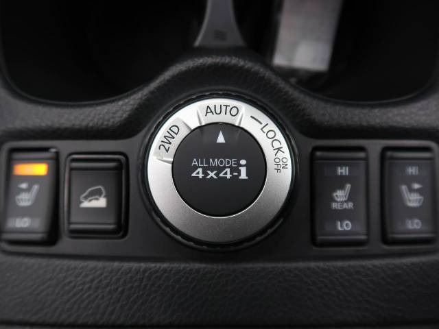 �y�I�[�����[�h4&times;4�z2WD/4WD���[�h����y�ɐ؂�ւ��\�B�R��d����2WD�A�X�^�b�N���ɖ𗧂�LOCK�AAUTO���[�h�ł�4WD�̔z���������Œ������A�H�ʏ󋵂��킸���肵��������T�|�[�g�B