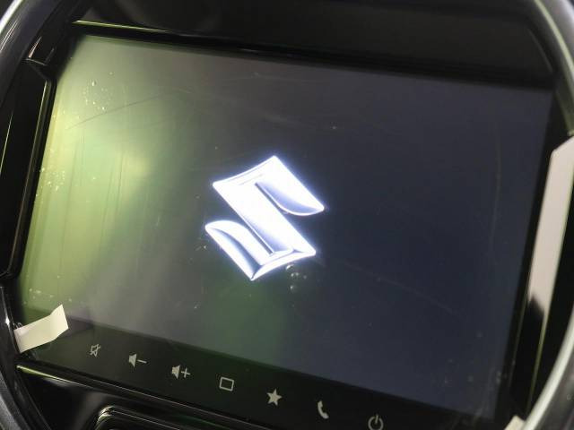 【純正ナビ】人気の純正ナビを装備しております。ナビの使いやすさはもちろん、オーディオ機能も充実!キャンプや旅行はもちろん、通勤や買い物など普段のドライブも楽しくなるはず♪