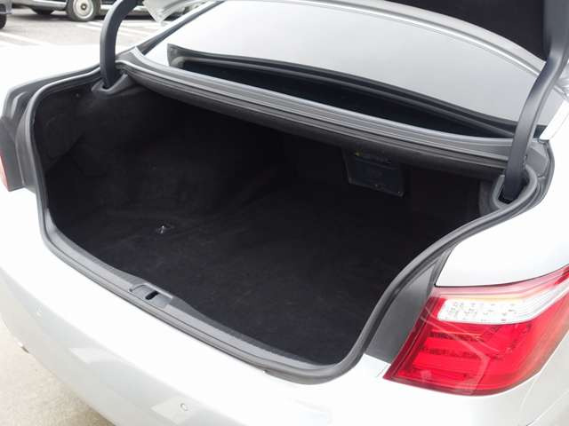 ���Ђ̓h�A�̃q���W����/�e�������/�t���A�}�b�g�ȂǁA�ׂ��ȏ����Y��ɃN���[�j���O�v���܂��B�V�Ԃ��낵���Ă̂悤�ȋP������ԗ������q�l�ɂ��[�Ԃ����Ē����܂��B�������̂��q�l�������S���Ă������������܂�