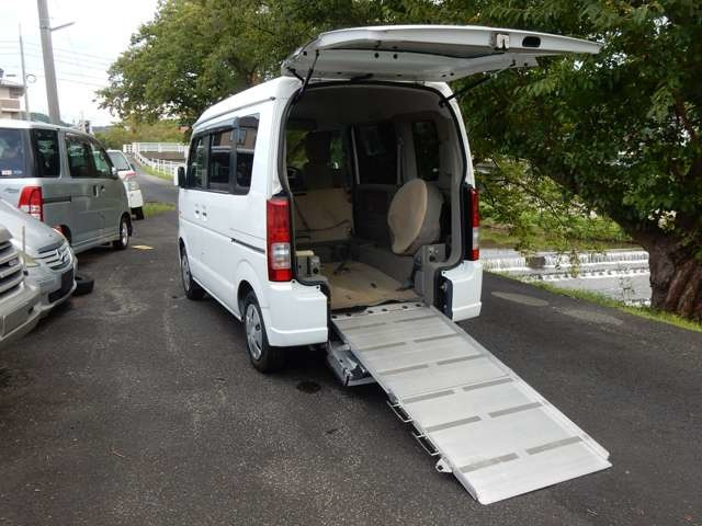 エブリイワゴンウィズ 車いす移動車 リヤシート付 電動固定式