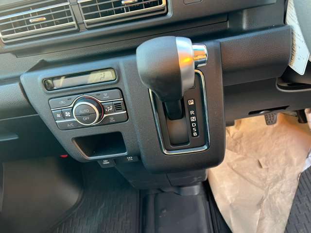 ���[!�l�C��RS���D���ȃI�v�V�������t���\1����肨���߂ɗ����d���X���C�h�h�ALED�w�b�h���C�g�v�b�V���X�^�[�g�d�i�[�h�A�~���[ �E�B���J�[�~���[�A�_�v�e�B�u�N���[�Y�R���g���[��B�J�����R�[�i�[�Z���T