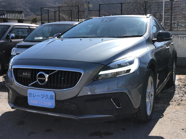 V40クロスカントリーD4 モメンタム ディーゼル