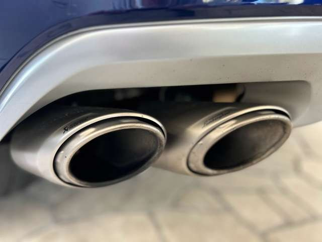 �����I�v�V�����̃A�N���|�r�b�`�}�t���[�������Ă���܂��B���[�h�ɂ���ĉσo���u���J���܂��B