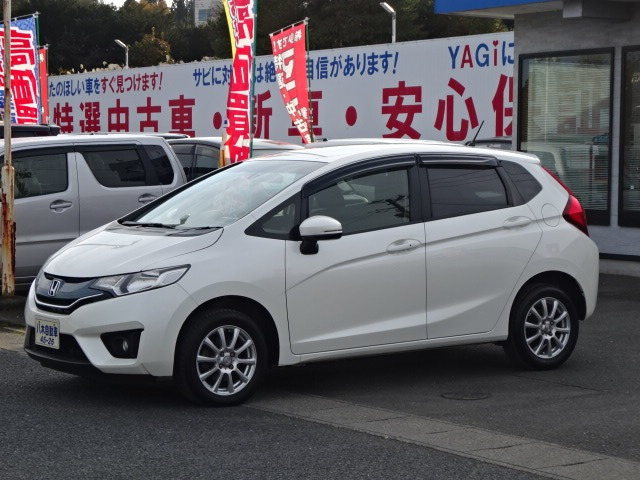 フィット1.3 13G Fパッケージ 4WD