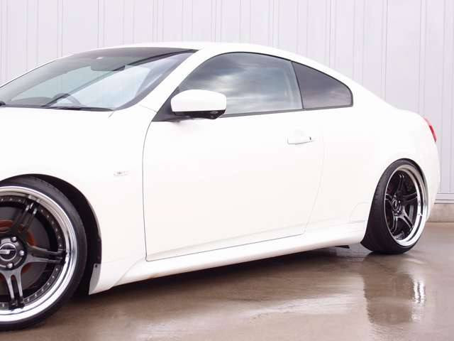 バックカメラ/インフィニティグリル、エンブレム/インテリキー/IMPULプッシュスタート/ハーフレザーシート/パワーシート/スモーク施工/取説/記録簿/ステアリングスイッチ