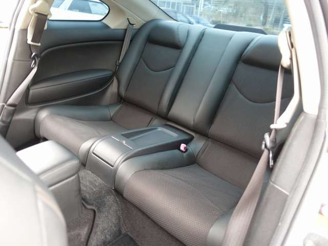 弊社自社カスタム!人気のスカイライン6MTモデル!高額モデルのSSRプロフェッサーSPX19AWにTEIN車高調、フロントリップを装着。純正HDDナビゲーション、ETC、曙ブレーキなど充実装備の一台