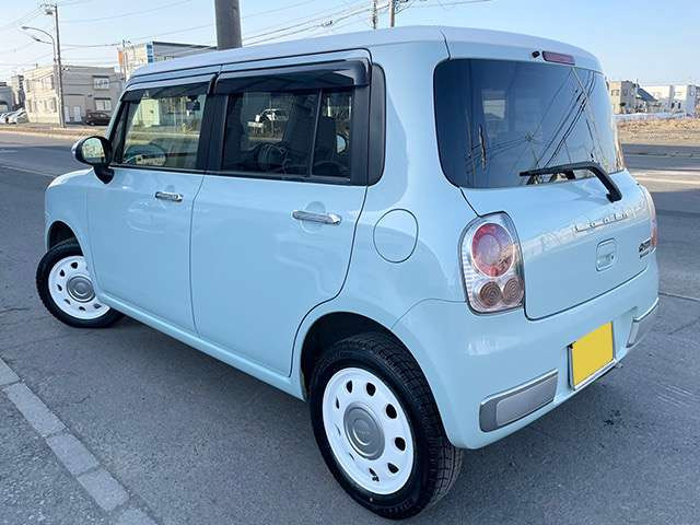 �y�����ԏ��ƂȂ� UV&IV �J�b�g�K���X�ŁA���˓����ɂ��W���W����}���Ă���܂�!