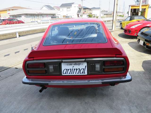 �O��K���X���A�E�G�U�[�X�g���b�v�V�i�ł��B