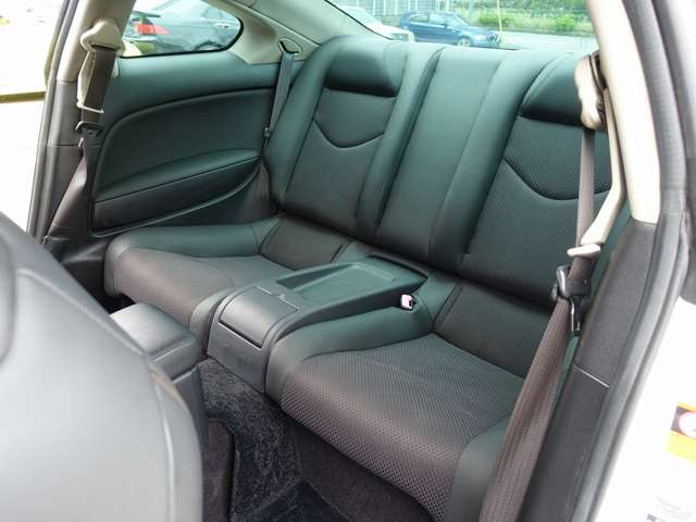 弊社自社カスタムのスカイラインクーペが続々入庫!新品SSRライナータイプ10S20AWにRSR車高調をセット。平成30年104,720km時にクラッチ交換済みとなり、過去分解整備点検記録簿も13枚有