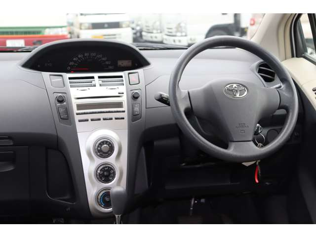 ヴィッツ1.3 F 4WD