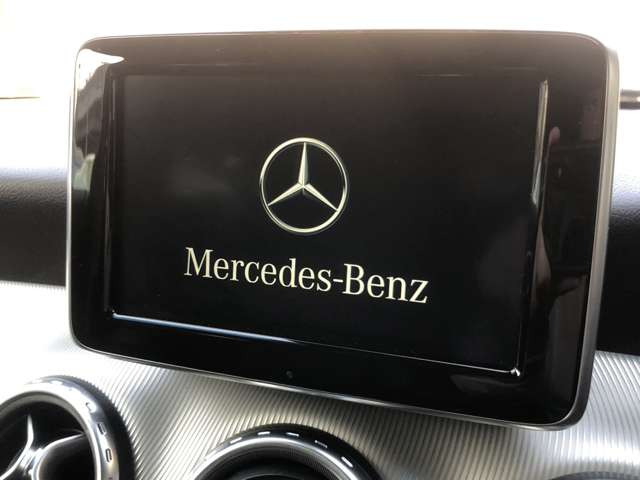 COMAND�V�X�e���𑕔�