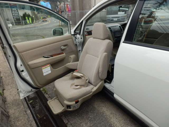 ティーダラティオ1.5 15S アンシャンテ 助手席回転シート