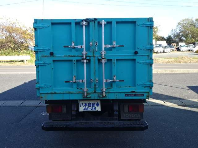 ダイナ4.0 ダンプ フルジャストロー ディーゼル 4WD