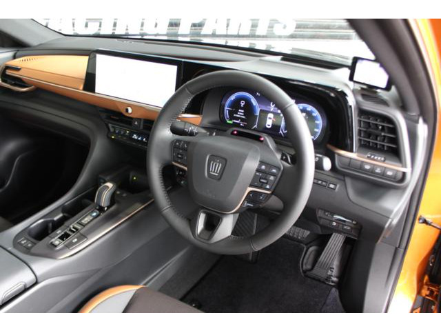 クラウンクロスオーバー2.4 RS アドバンスト E-Four advanced 4WD