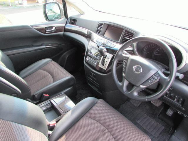 エルグランド3.3 ハイウェイスター 4WD