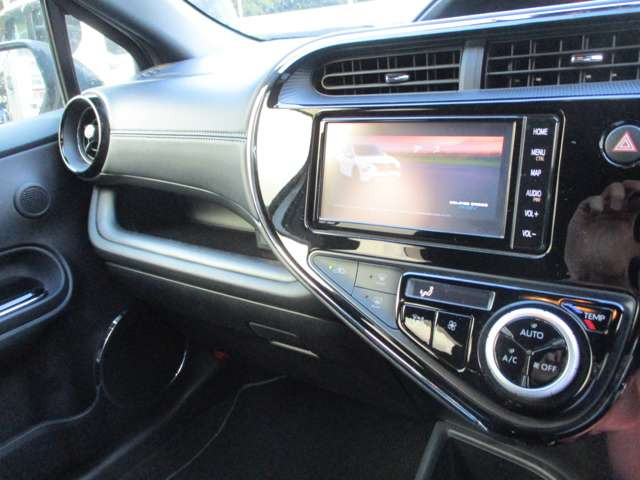 アクア1.5 G GRスポーツ・17インチパッケージ