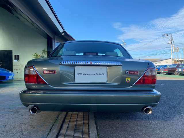 ディムラーダブルシックス