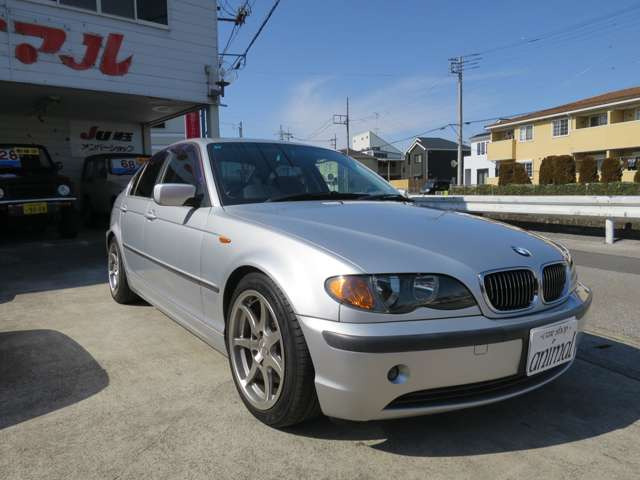 3シリーズセダン320i