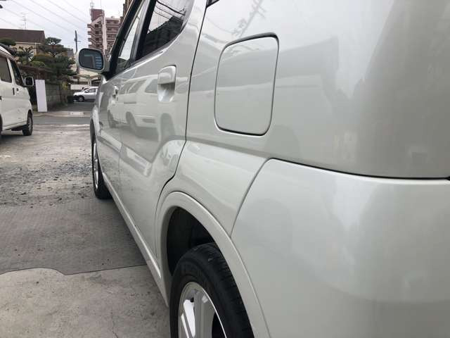 �f�ڎʐ^�ȊO�̎ʐ^���������܂�!���ڂ������ʐ^�������ɎB�蒼�����Ƃ��\�ł��̂ŁA���C�y�ɂ��\���t��������!