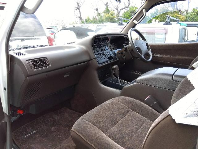 ハイエース3.0 リビングサルーンEX ディーゼル