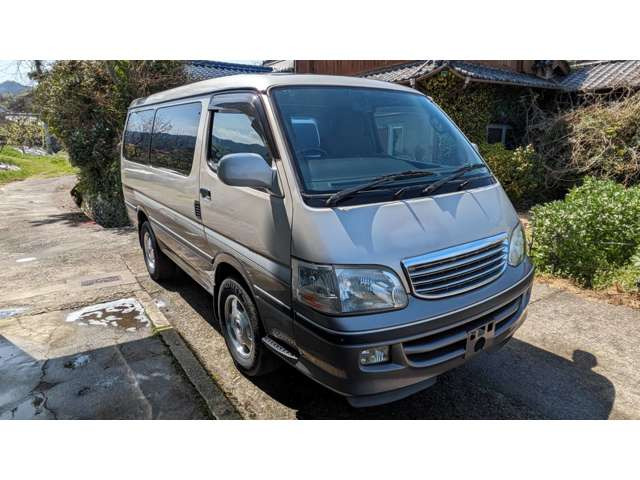 ハイエース3.0 スーパーカスタムG トリプルムーンルーフ ディーゼル 4WD