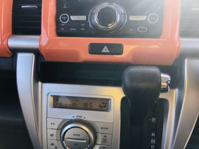 NETオークションが盛んな昨今、当社は直接現車確認してから仕入を行っています。新鮮な車両ばかり!