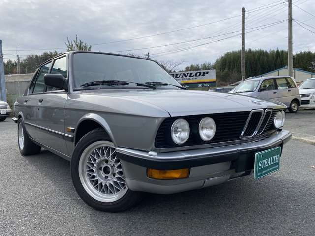 5シリーズセダン520i