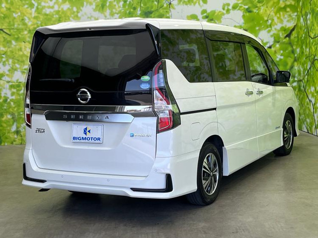 セレナ1.2 e-POWER ハイウェイスター V