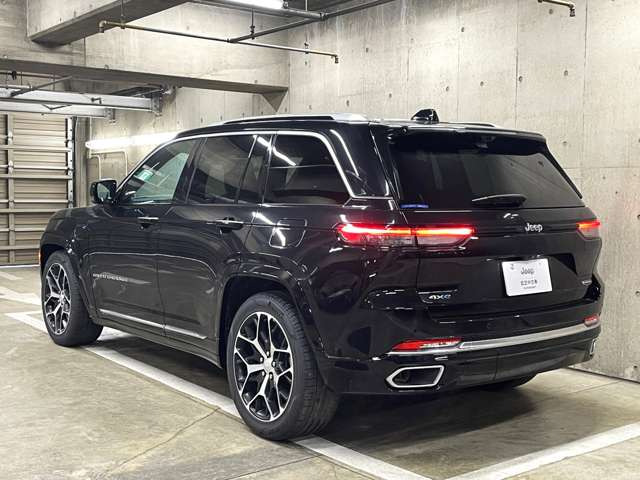 グランドチェロキーサミットリザーブ 4xe 4WD
