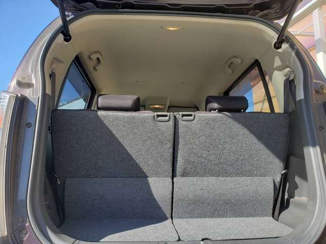 荷室です。必要十分なスペースがございますので、お出かけも安心。