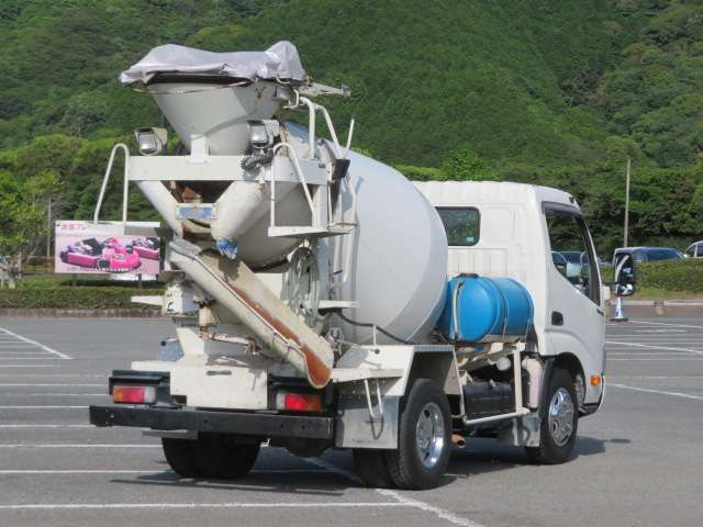 デュトロミキサー車