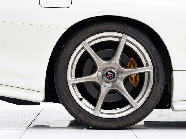 日産 スカイラインGT-R 2.6 VスペックII ニュル 4WD 限定車記念