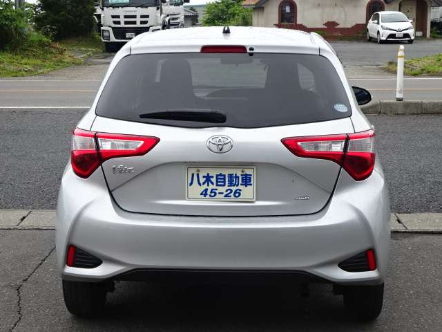 ヴィッツ1.3 F 4WD