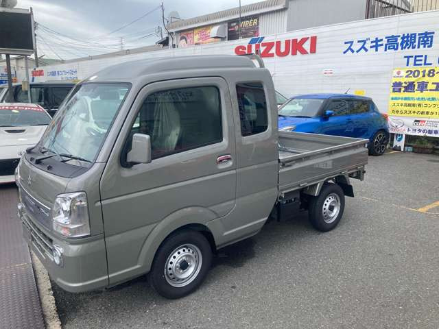 安全に楽しく走れるスズキセーフティーサポート!ゆったりとした運転姿勢、室内に荷物が積める広い空間があるキャビンが魅力のスーパーキャリイ。荷台部分はお仕事から趣味まで、幅広く活躍すること間違いなしです!