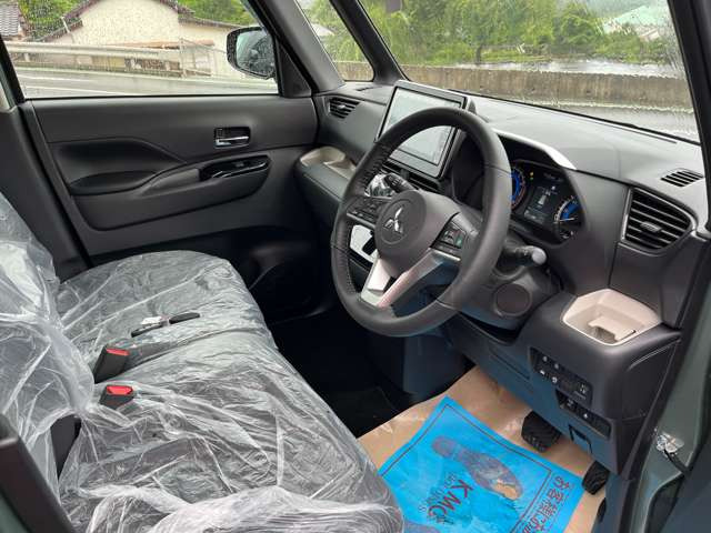 デリカミニT プレミアム 4WD