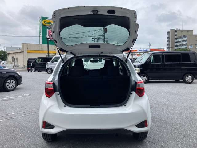 �F���C���^�[���炨�Ԃ�3���ƃA�N�Z�X�֗�!�߂��ɂ͗L���ό��n�̕F���������܂��̂ŁA�ό��ƍ��킹�Ă̂����X���ǂ��ł��ˁ􊈋C���鎩���̃X�^�b�t�����q�l�̂����X�����҂����Ă���܂�!