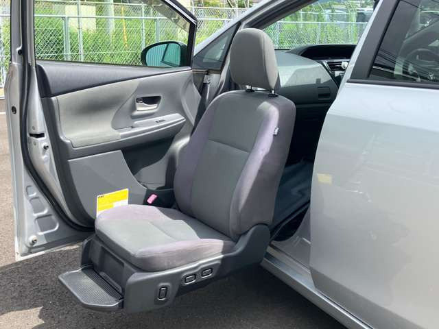 プリウスα1.8 S ウェルキャブ 助手席リフトアップシート Aタイプ