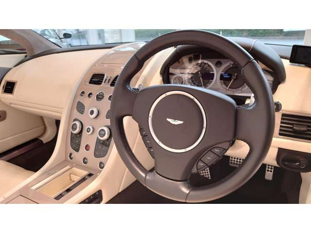 V8ヴァンテージロードスターS