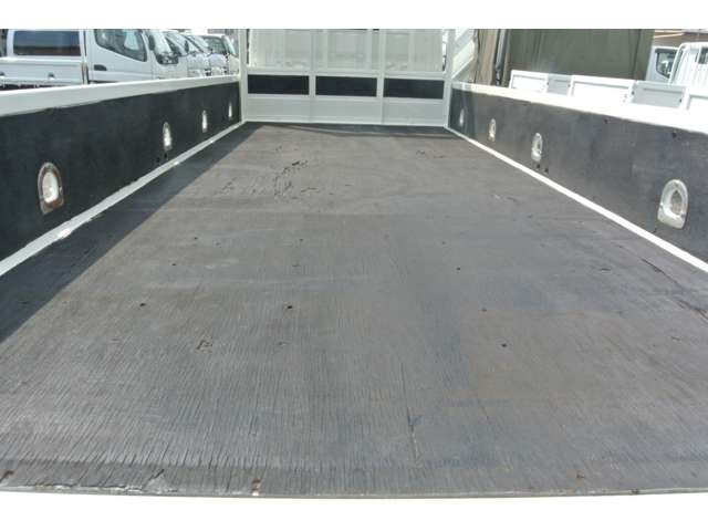 �g�p���̏��Ȃ��L���C�ȉב�ł���