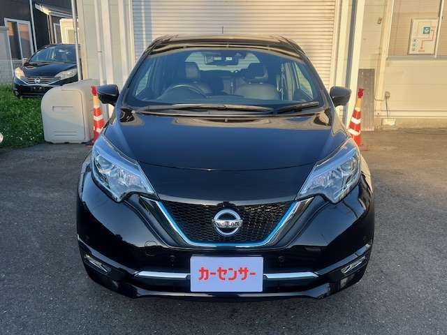 ノート1.2 e-POWER メダリスト ブラックアロー