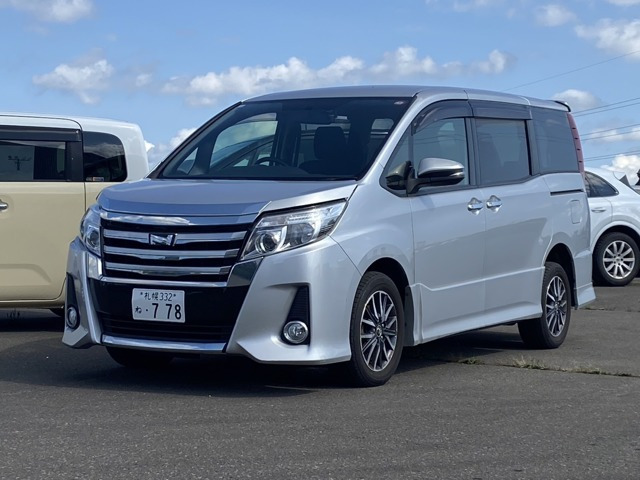 ノア(トヨタ) 2.0 Si 4WD　フリップダウンモニター 中古車画像