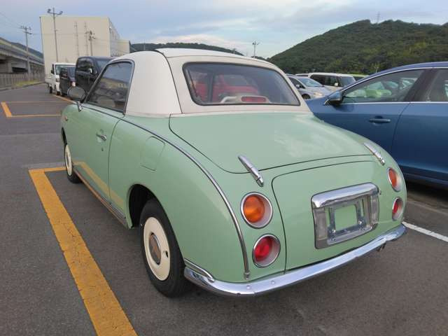 日産フィガロ取扱説明書(当時物　美品) 使えるモデルがあるなら最大限利用する、立派な模型術ですよ