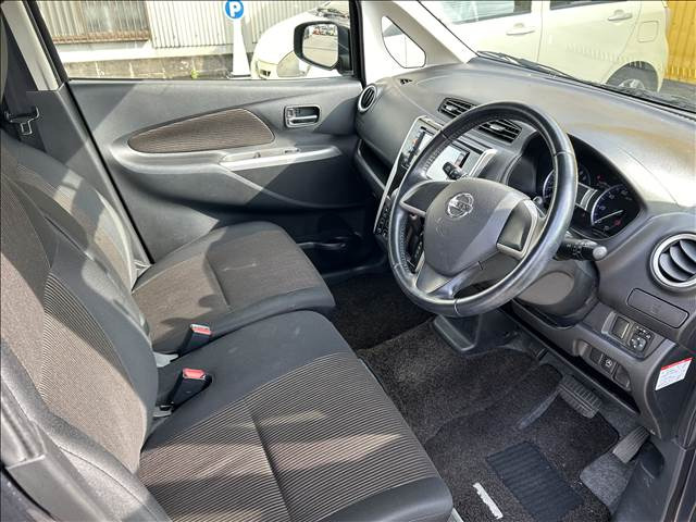 皆様のご来店、軽スマイルスタッフ一同お待ちしております!ぜひ一度、ご来店ください★