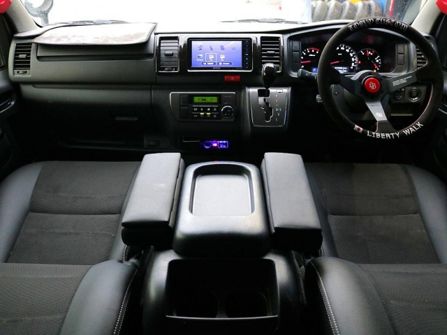 ハイエースバン3.0 スーパーGL ダークプライム ロング ディーゼル 4WD