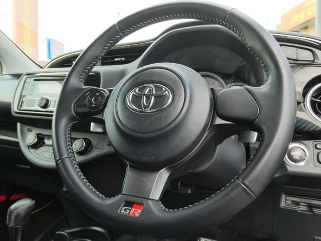 車検や点検、板金、コーティングやカーフィルム等、車の事なら何でもお任せ下さい!軽自動車からコンパクトカー、ミニバンまで幅広く取り揃えております!マニュアル車も多数ございますので、是非一度お越し下さい!