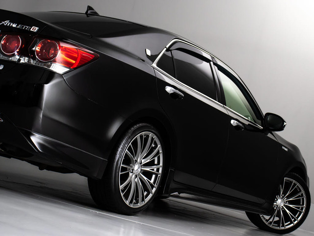トヨタ クラウンアスリート ハイブリッド 2.5 S 214.0万円 平成