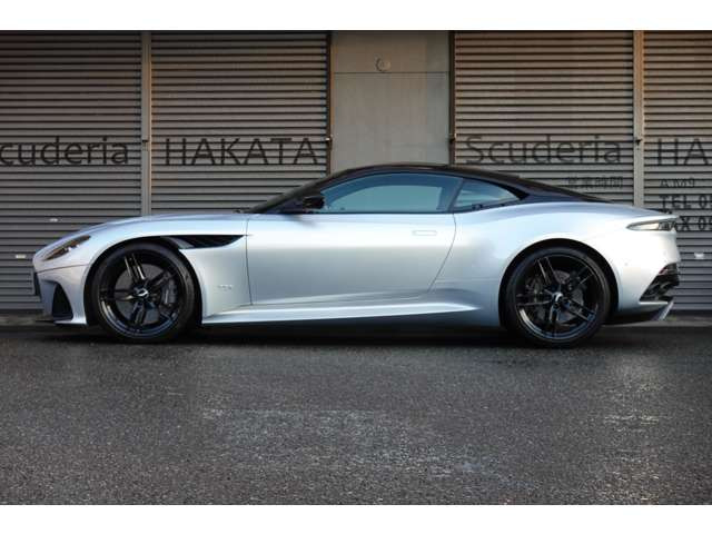 �O��p�[�L���O�Z���T�[�E�t�����g�E�T�C�h�E���A�E360&deg;�J�����E�o�b�N�J�����B